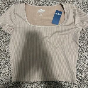 BROWN HOLLISTER CROPPED TEE